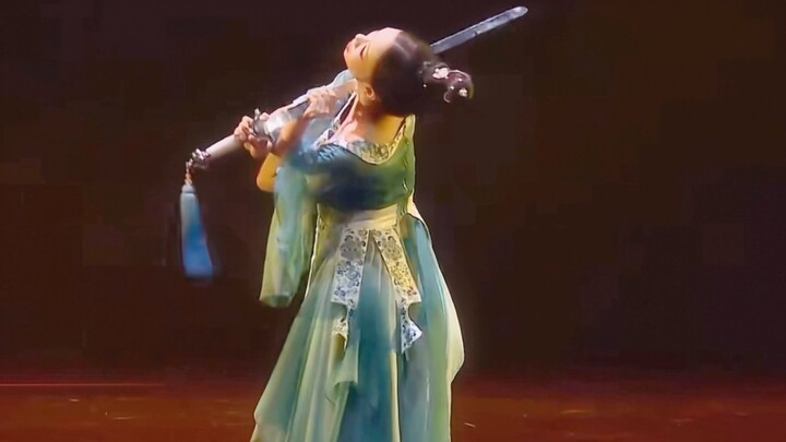 "The sword flowers are cold, I sit at night with a strong heart, but it is a foreign land again"