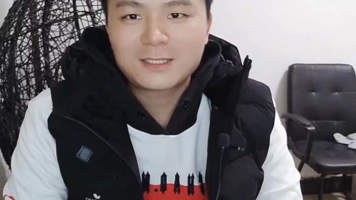 Halo semuanya, saya adalah Guru Pinyin.