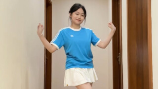 Thật tuyệt vời!! Một học sinh trung học 15 tuổi hát lại bài hát tình yêu "What is Love" của Jumping 