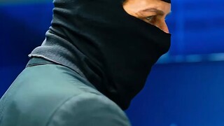 他明明是邪恶的劫匪，说出来的话却像上帝一般慈祥…