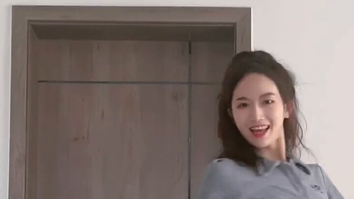 She really never gets old!! Sweetheart leader Wang Xinling dances to the original version of "Love Y