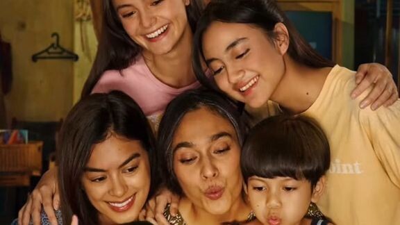 Andai Ibu Tidak Menikah Dengan Ayah film yang berpotensi tapi sayang potensinya di sia siakan, kopon