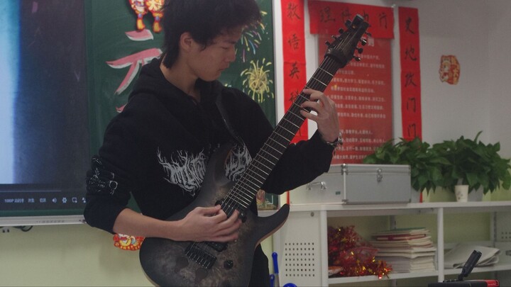 เพื่อเฉลิมฉลองการเปิดตัว Hen Card เราจึงเล่น Ave Mujica - Mas?uerade Rhapsody Re?uest ในวันปีใหม่