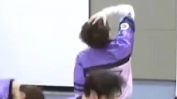 Prince Hao diligently practicing hard in the rehearsal room