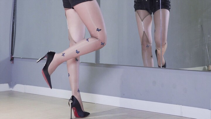 Which Side Does the Butterfly Land On? [Chocolate]