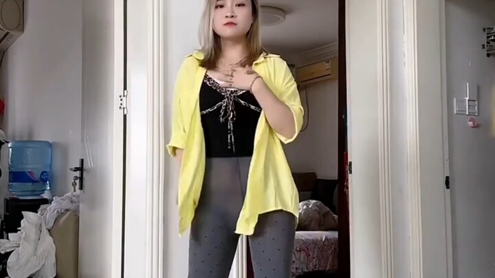 【Xiao_Mo_Xiao】 Konten sedang dijelajahi oleh konten kreator, selamat menonton dan jangan lupa like, 