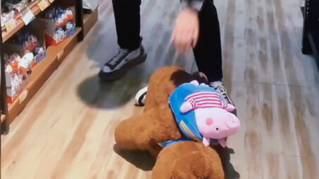 Tại bố phải trông con mà.