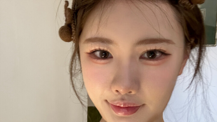 有时候觉得我的脸和身子是最恶毒的组合