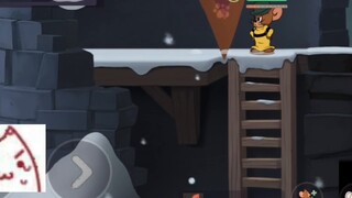 Game Tom and Jerry Mobile: Tại sảnh đội và người qua đường, bốn hàng chim bồ câu được gọi tên trong 
