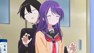 ”她都坐你腿上了，你小子咋还不知足啊~“