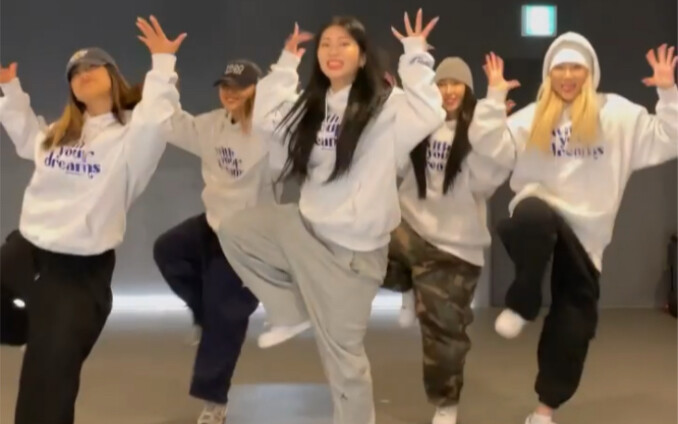 Apakah kamu yakin tidak ingin menarikan tarian Hip-hop yang keren seperti itu?