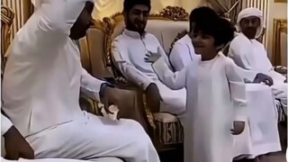 Pedagang: Aku tidak akan pernah mencintai lagi😫
