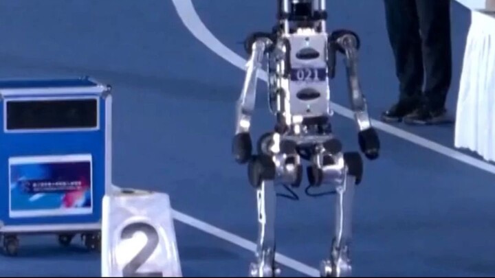 USAIN BOLT DEFEATED! 🤖 This Humanoid Robot Just Broke the 100m World Record!