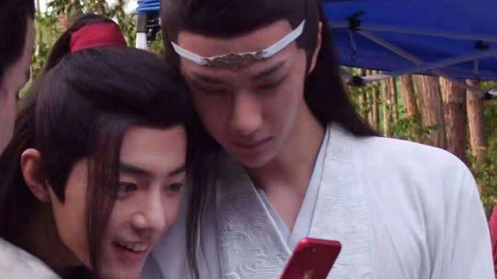 【Bo Jun Yi Xiao】Covernya Bukan Editan. Musim Panas Cinta Pertama. Membungkus Segala Kerinduanku Pada