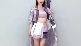 Kya! Such a tiny belly and little legs 👑🐵❤️