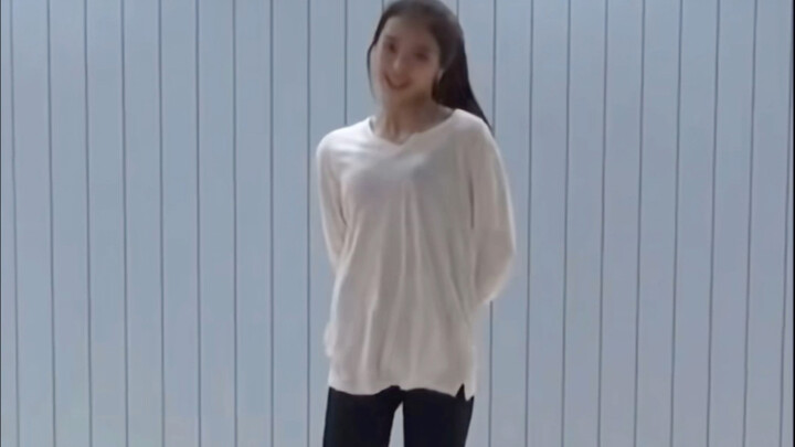 有娜练习生时期 好小一只