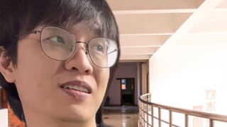Tôi vừa thu hết học phí rồi. Tôi sẽ dùng tiền lãi từ thẻ tín dụng của mình để hỗ trợ bạn.