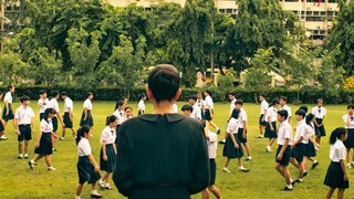 เพื่อป้องกันไม่ให้นักเรียนตกหลุมรัก ผู้อำนวยการหญิงจึงกำหนดให้เด็กชายและเด็กหญิงต้องรักษาระยะห่างมาก