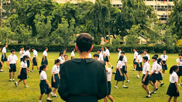 In order to prevent students from falling in love, the female principal stipulated that boys and gir