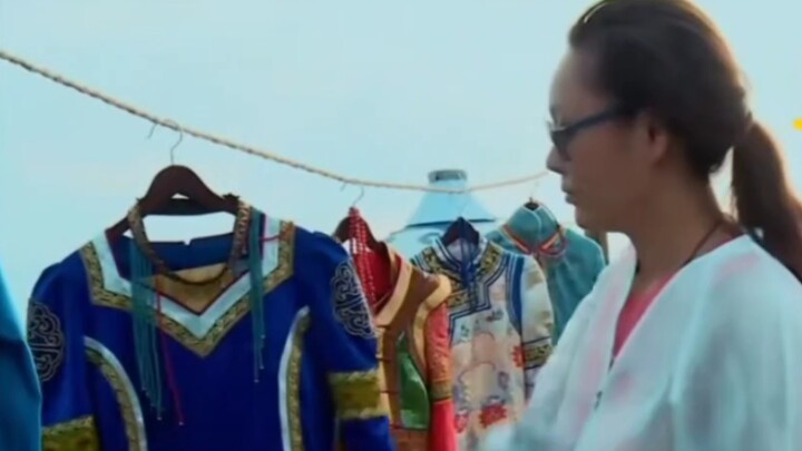 Bảy năm trước và sau: Bàn về sự kiên trì của chị Tĩnh trong việc tranh giành quần áo