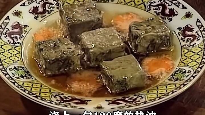 Để tránh người khác cho bà ăn đồ thừa, Từ Hi Thái hậu trực tiếp cắm tăm vào đậu phụ thối.