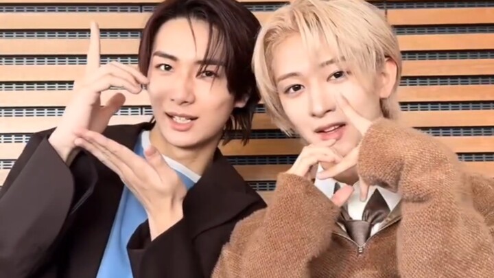 أخيرًا انتظرتُ النسخة الثنائية من SUGAR وOnly You!! من يفهم مدى الإحساس الممتع عندما يكون لديك ثنائي