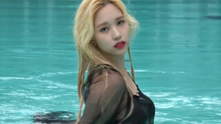 [Minh Tĩnh Nam] "Nhưng cô ấy nói rằng không nên ngại ngùng."