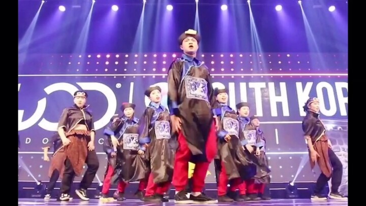 Tari Hip-hop Tonggus, harus diakui, saat menari benar-benar terasa vibes-nya. Hiphop