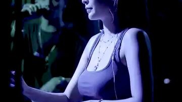 สาวสวยเต้นเช็กชี่