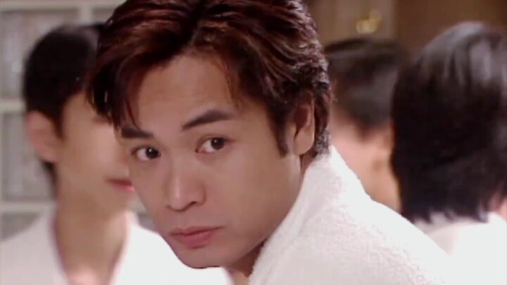 Anh ấy diễn xuất giỏi quá! Vào vai nữ chẳng hề gượng gạo chút nào! Dễ thương quá đi mất!