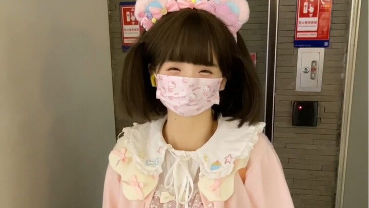 Hẹn hò với cô bé loli thì cảm giác thế nào nhỉ?