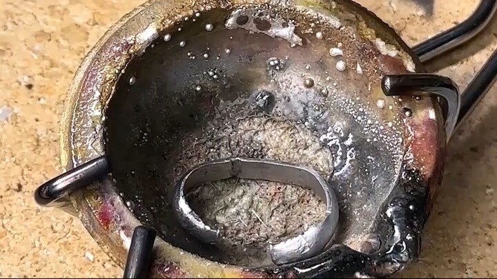 Genius Hack to Remove a Stuck Ring