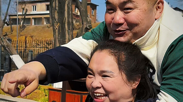 عندما أخذت والديَّ لتحدي أنفسهم في تصوير فيديو كليبي