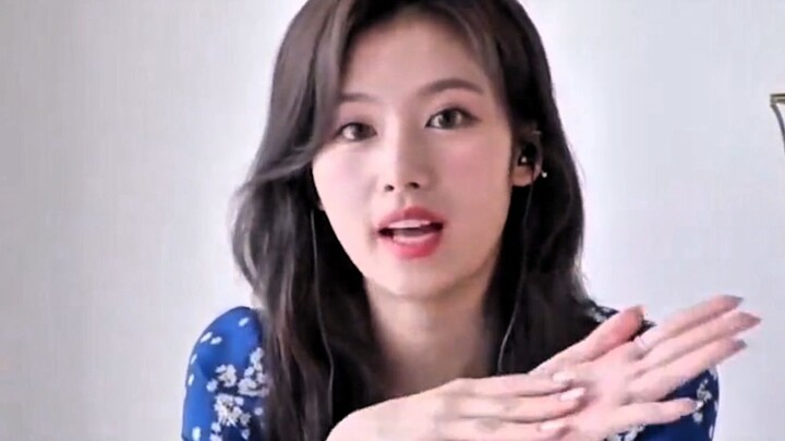 Thần tượng K-pop vô tình làm nũng, tạo nên cảnh tượng 800 nghìn người