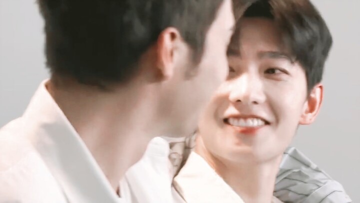 Cứu! Một cái ôm và nụ cười ngoái lại là tình tiết hiện đại ngược tâm gì vậy丨Ai bảo nam chính và nam 