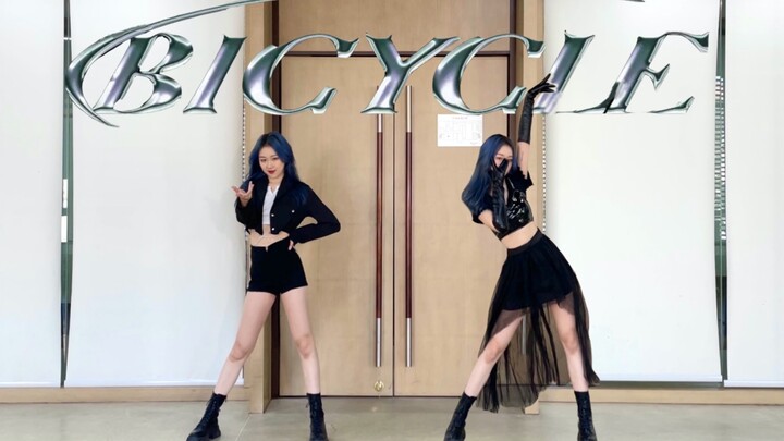 Longan Tea｜Jin Qingha’s new song Bicycle dances in two outfits and rides the bicycle with the moment
