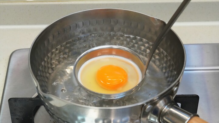 Saya baru menyadari betapa mudahnya memasak telur rebus. Telurnya tidak lembek dan tidak berbusa put