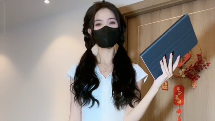 涂涂在线秀身材短裙黑丝大长腿20230108