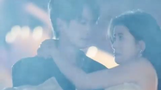 Kabur di hari pernikahan,dia jatuh ke tangan racer misterius yang ternyata pewaris