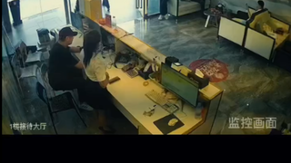 大哥走进来的时候王者风范，怎么看也不像青铜。