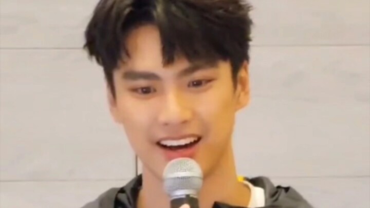 【แฟนคลับจีน-ไทย ประชันไหวพริบ】ปิ่งปิ่ง: พูดได้ แต่ไม่อยากแปล.. หนงหนง: อยากแปล แต่พูดไม่เป็น 😂😂