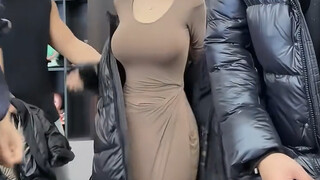 Naik ke siaran langsung tanpa pakaian? Akunnya mau dibuang?