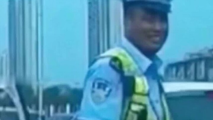史上最快的出警名场面，警察蜀黍都忍不住笑了