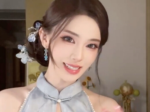 تعالوا معًا لنستمتع بالفيديو المخصص للديناصور "فينومركس"، إنها حقًا جميلة جدًا، ووجهها مُصمَّم ببراع