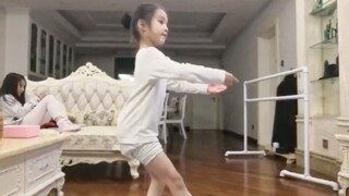 [Latihan Harian] Dari tidak tahu balet hingga belajar hal-hal penting, dedikasi ibu ini patut diacun
