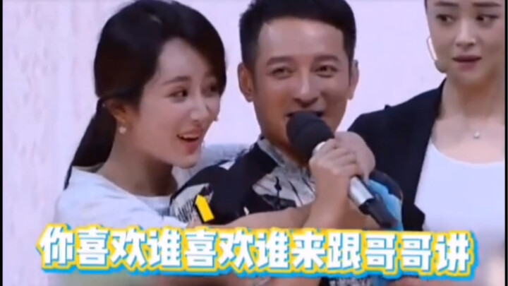 Khi sao gặp được thần tượng của mình: Vương Gia Nhĩ gặp Dương Tử thì ngại ngùng đến mức chẳng nói nê