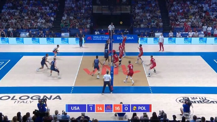 MEN'S VNL2022 SEMIFINALS USA VS POLAND