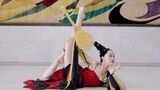 Teng Er menari "Siklus Cinta"