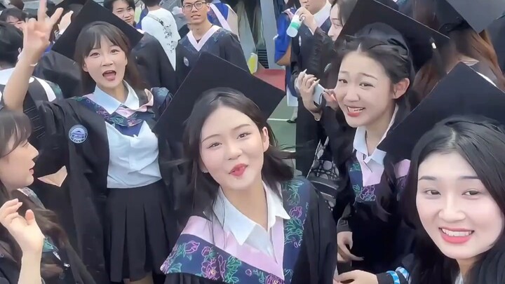 اتضح أن البيئة يمكن حقًا أن تغيّر مظهر الإنسان، فلا عجب أنهم يقولون دائمًا: “كل أرض تربّي أهلها!”