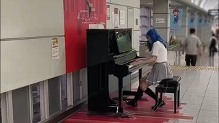 请问是日本丰桥县石蕗中学的八奈见杏菜小姐吗?